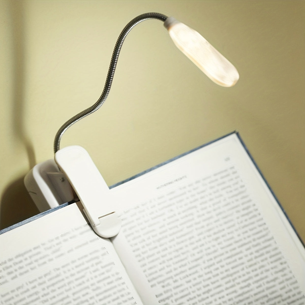 1pc Flexible Clip On Book