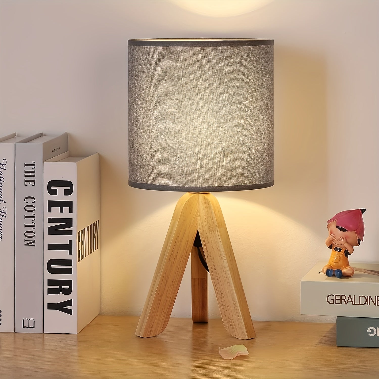 LYOOWNG Wooden Tripod Table Lamp